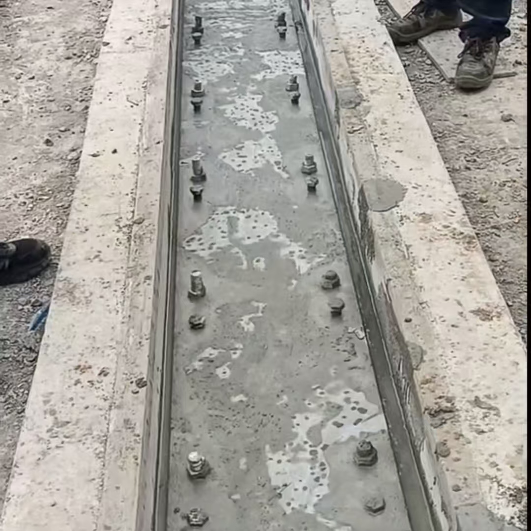 长泰港口码头起重机龙门吊重型机械设备稳固用早强快凝轨道胶泥